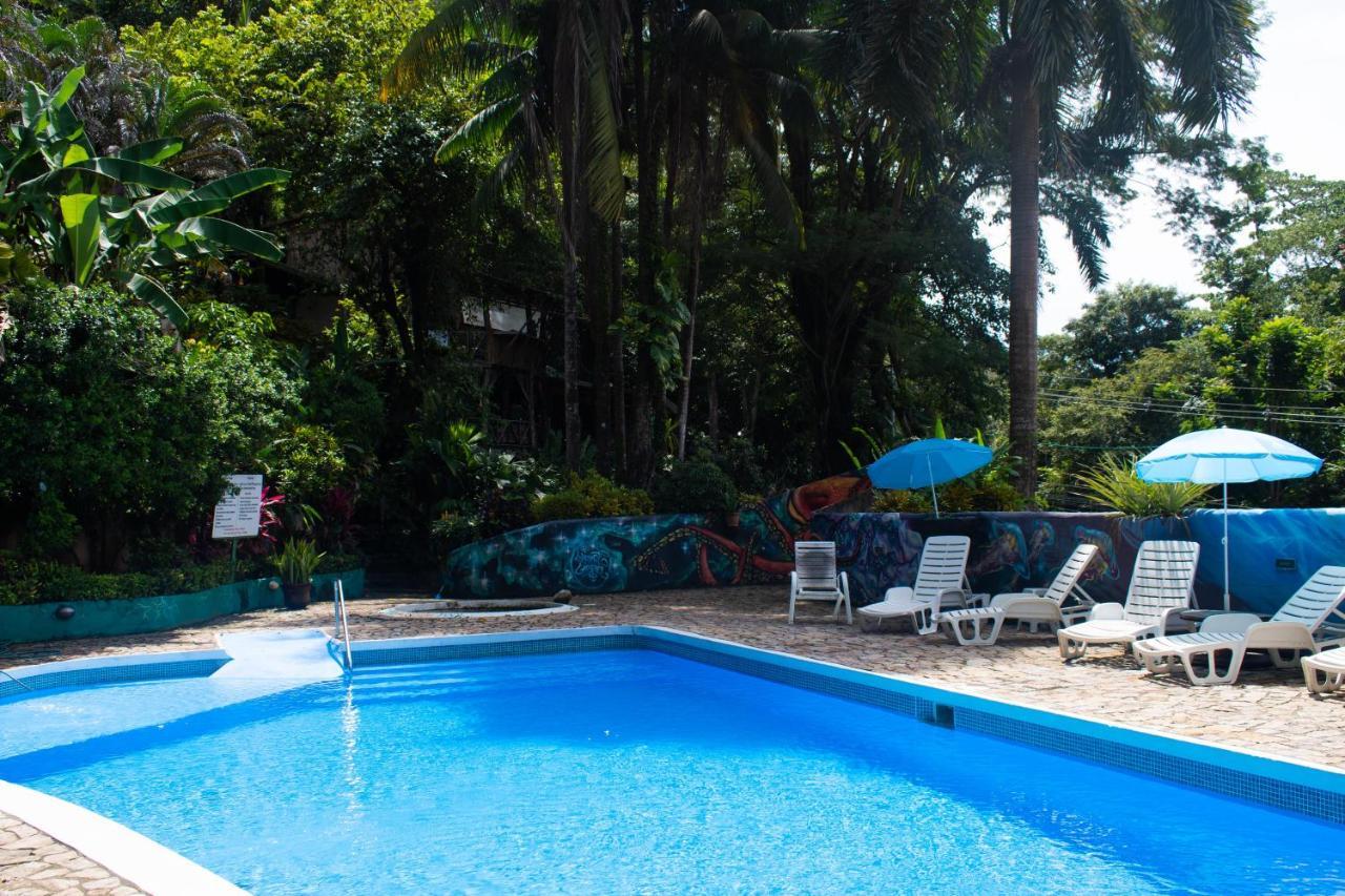 Hostel Plinio Manuel Antonio Exterior photo