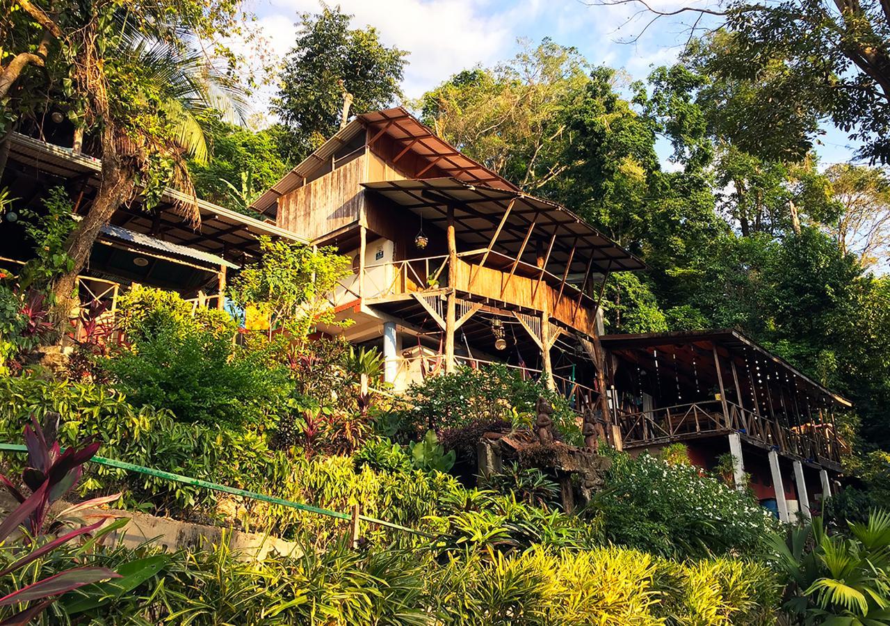 Hostel Plinio Manuel Antonio Exterior photo